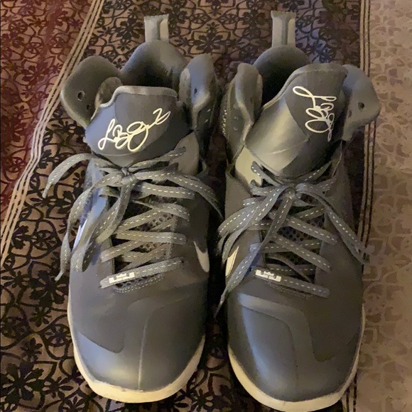 Lebron 9 - Picture 3 of 7